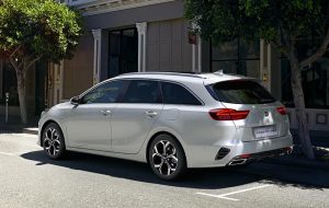 Lateral del Kia Tourer