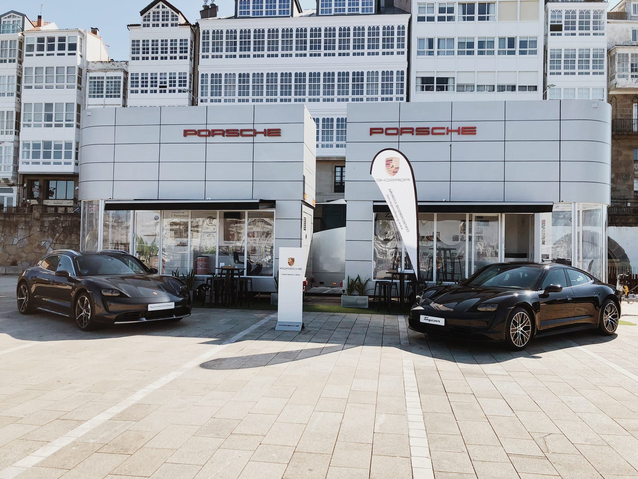 PORSCHE MOBILE CENTER