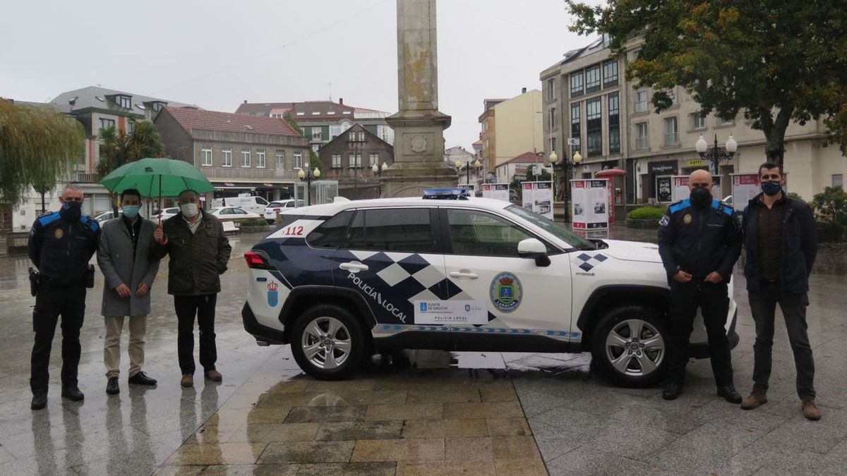 Grupo Breogán entrega un RAV4 4X4 Electric Hybrid al Concello de A Laracha